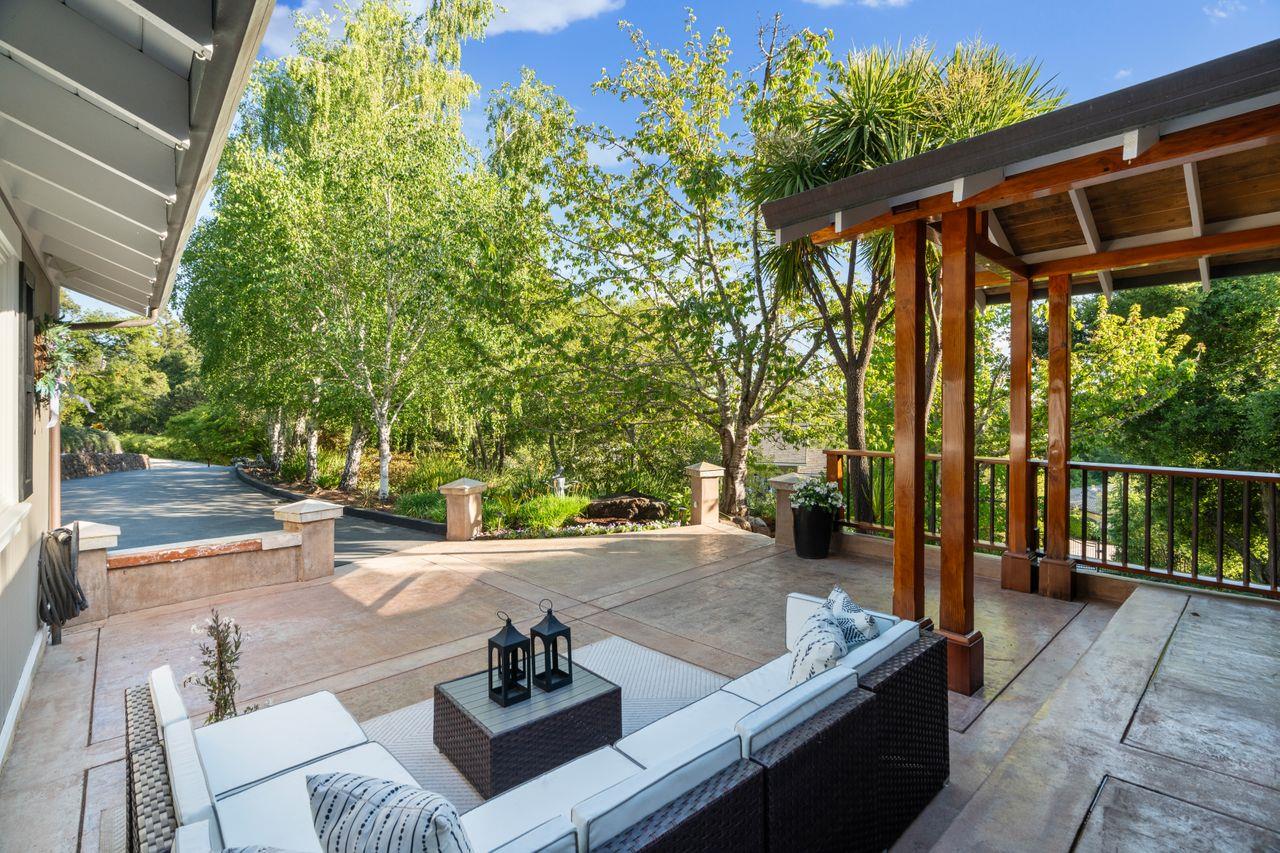 Detail Gallery Image 6 of 73 For 23447 Skyview Ter, Los Gatos,  CA 95033 - 3 Beds | 4 Baths