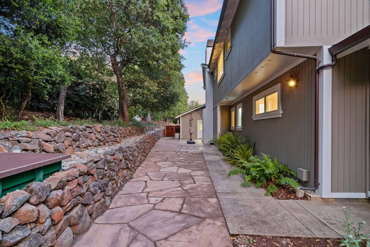 Detail Gallery Image 61 of 73 For 23447 Skyview Ter, Los Gatos,  CA 95033 - 3 Beds | 4 Baths