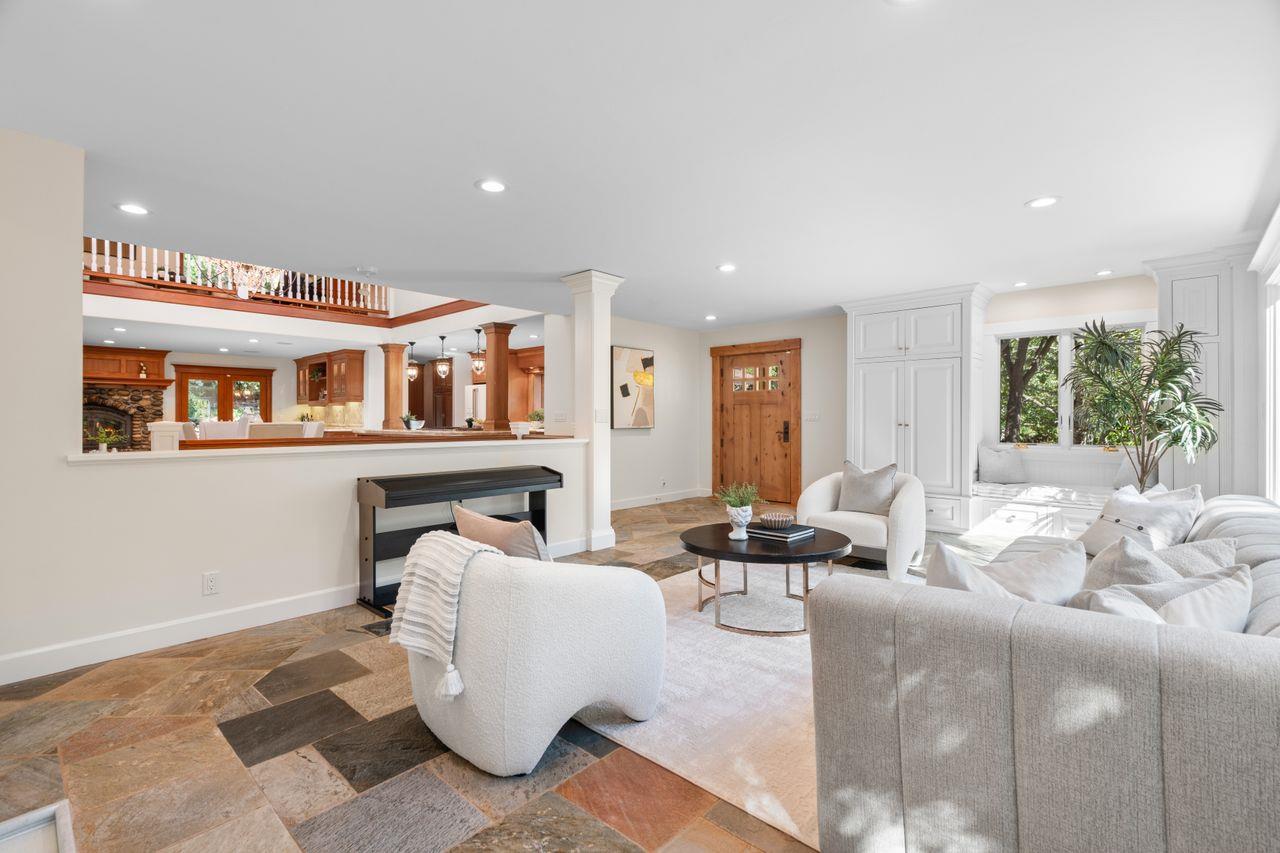 Detail Gallery Image 8 of 73 For 23447 Skyview Ter, Los Gatos,  CA 95033 - 3 Beds | 4 Baths