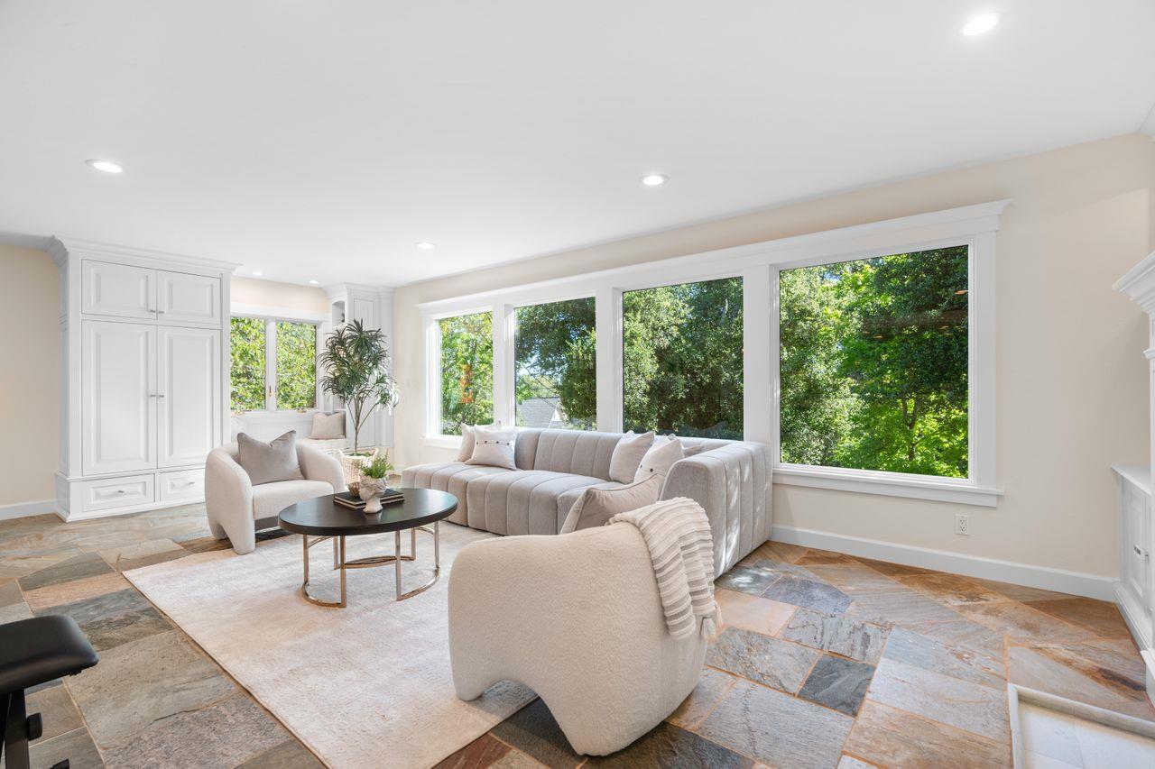 Detail Gallery Image 9 of 73 For 23447 Skyview Ter, Los Gatos,  CA 95033 - 3 Beds | 4 Baths
