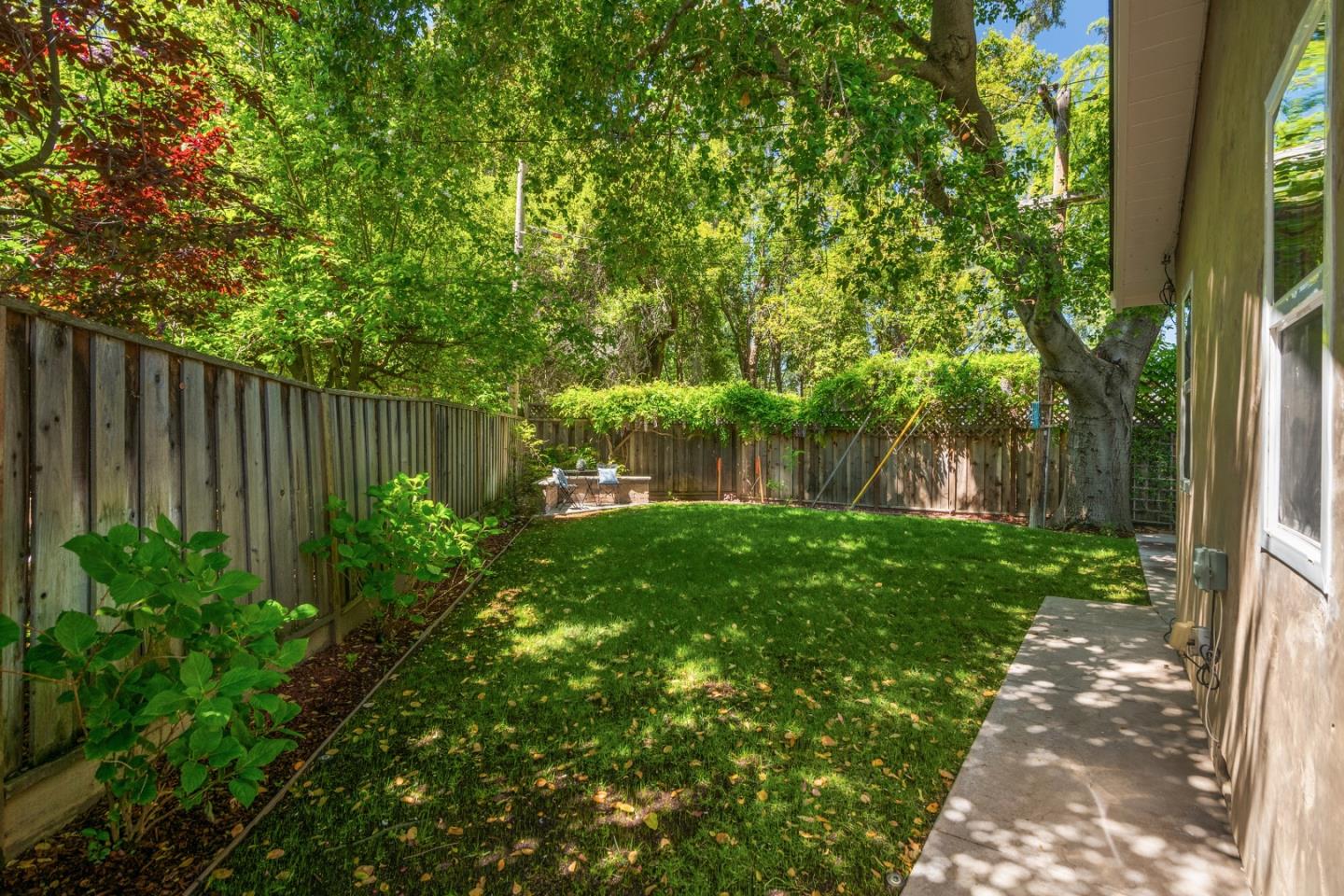 Detail Gallery Image 28 of 34 For 137 Fairmead Ln, Los Gatos,  CA 95032 - 4 Beds | 3 Baths