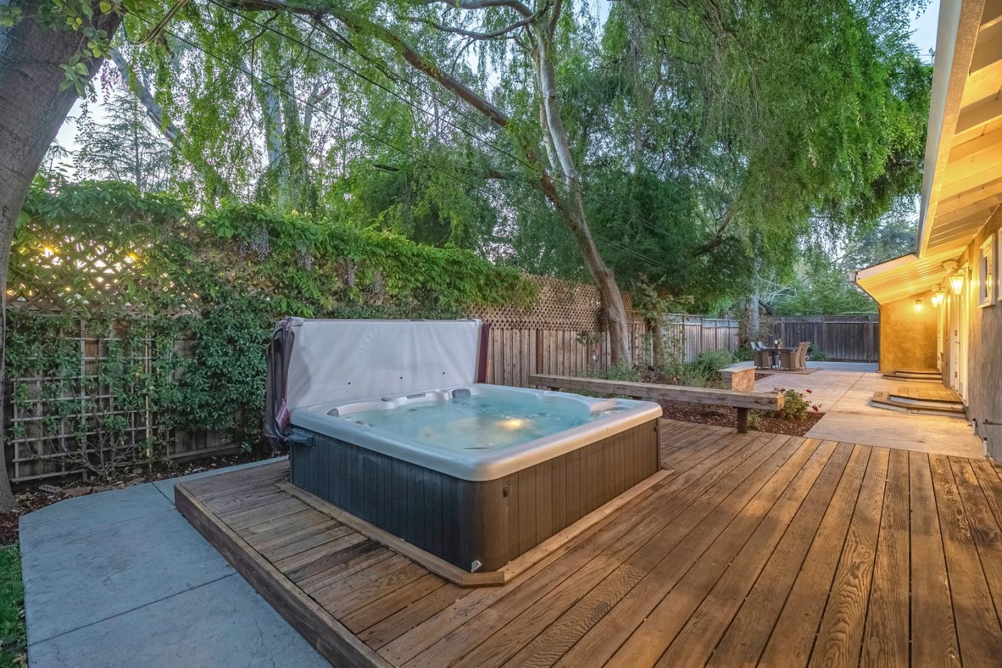 Detail Gallery Image 33 of 34 For 137 Fairmead Ln, Los Gatos,  CA 95032 - 4 Beds | 3 Baths
