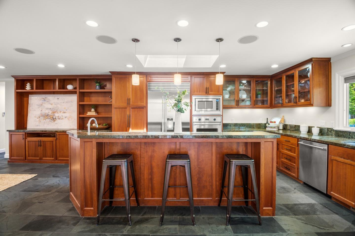 Detail Gallery Image 8 of 34 For 137 Fairmead Ln, Los Gatos,  CA 95032 - 4 Beds | 3 Baths