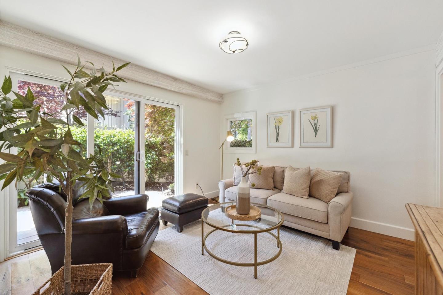 Detail Gallery Image 10 of 27 For 9583 Redwood Ct, Carmel,  CA 93923 - 3 Beds | 3/1 Baths