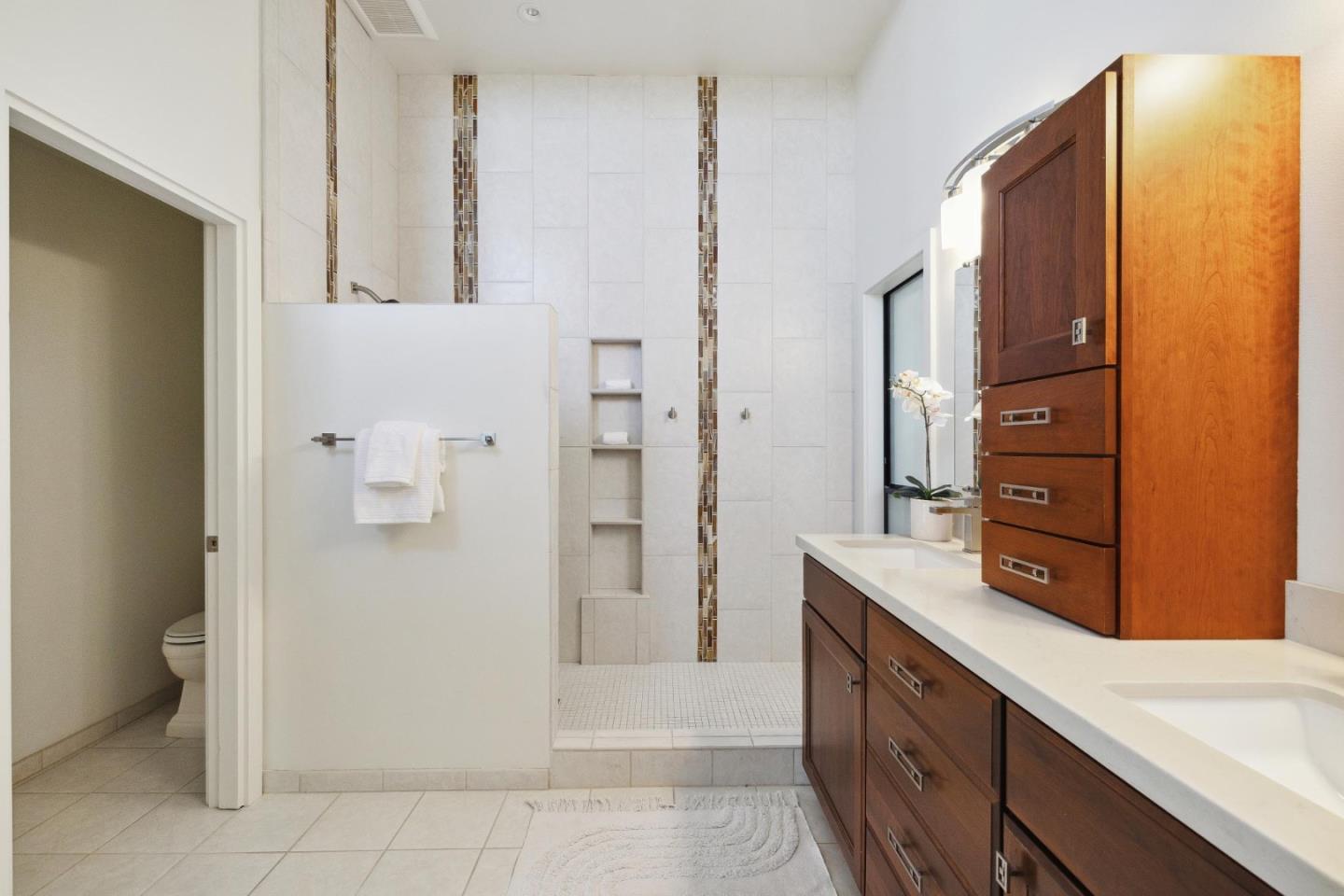 Detail Gallery Image 13 of 27 For 9583 Redwood Ct, Carmel,  CA 93923 - 3 Beds | 3/1 Baths