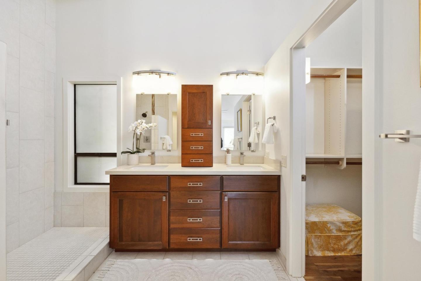 Detail Gallery Image 14 of 27 For 9583 Redwood Ct, Carmel,  CA 93923 - 3 Beds | 3/1 Baths