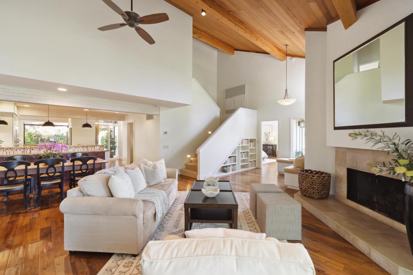 Detail Gallery Image 2 of 27 For 9583 Redwood Ct, Carmel,  CA 93923 - 3 Beds | 3/1 Baths