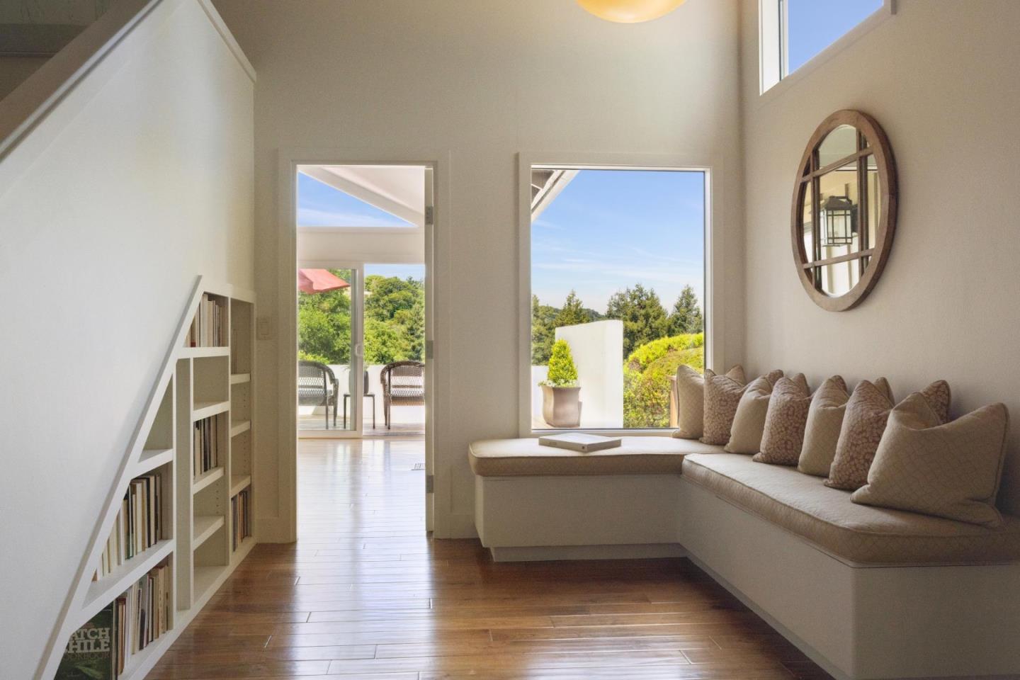 Detail Gallery Image 4 of 27 For 9583 Redwood Ct, Carmel,  CA 93923 - 3 Beds | 3/1 Baths