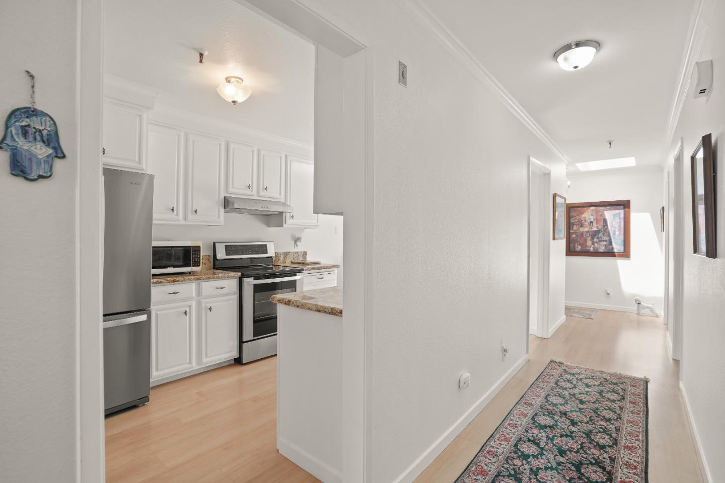 Detail Gallery Image 15 of 34 For 1500 Willow Ave #301,  Burlingame,  CA 94010 - 2 Beds | 2 Baths
