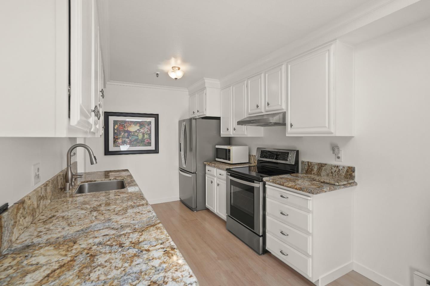 Detail Gallery Image 17 of 34 For 1500 Willow Ave #301,  Burlingame,  CA 94010 - 2 Beds | 2 Baths