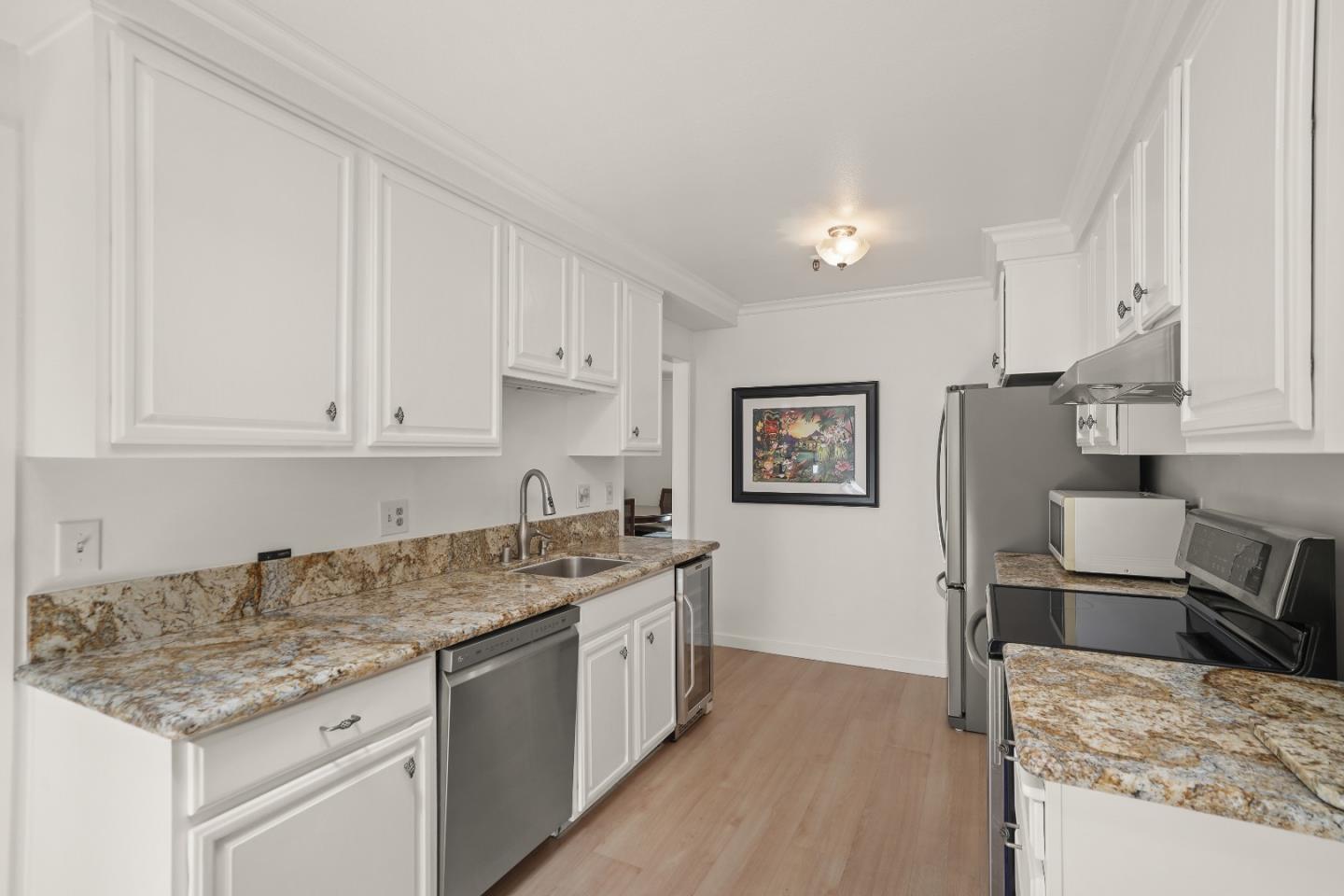 Detail Gallery Image 18 of 34 For 1500 Willow Ave #301,  Burlingame,  CA 94010 - 2 Beds | 2 Baths