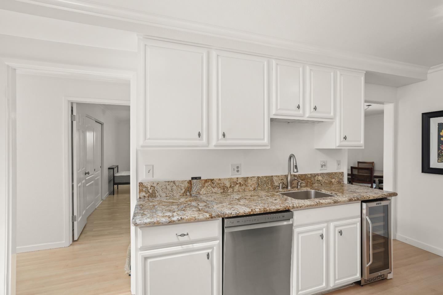 Detail Gallery Image 19 of 34 For 1500 Willow Ave #301,  Burlingame,  CA 94010 - 2 Beds | 2 Baths