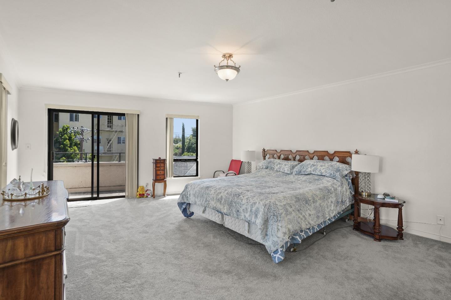 Detail Gallery Image 22 of 34 For 1500 Willow Ave #301,  Burlingame,  CA 94010 - 2 Beds | 2 Baths