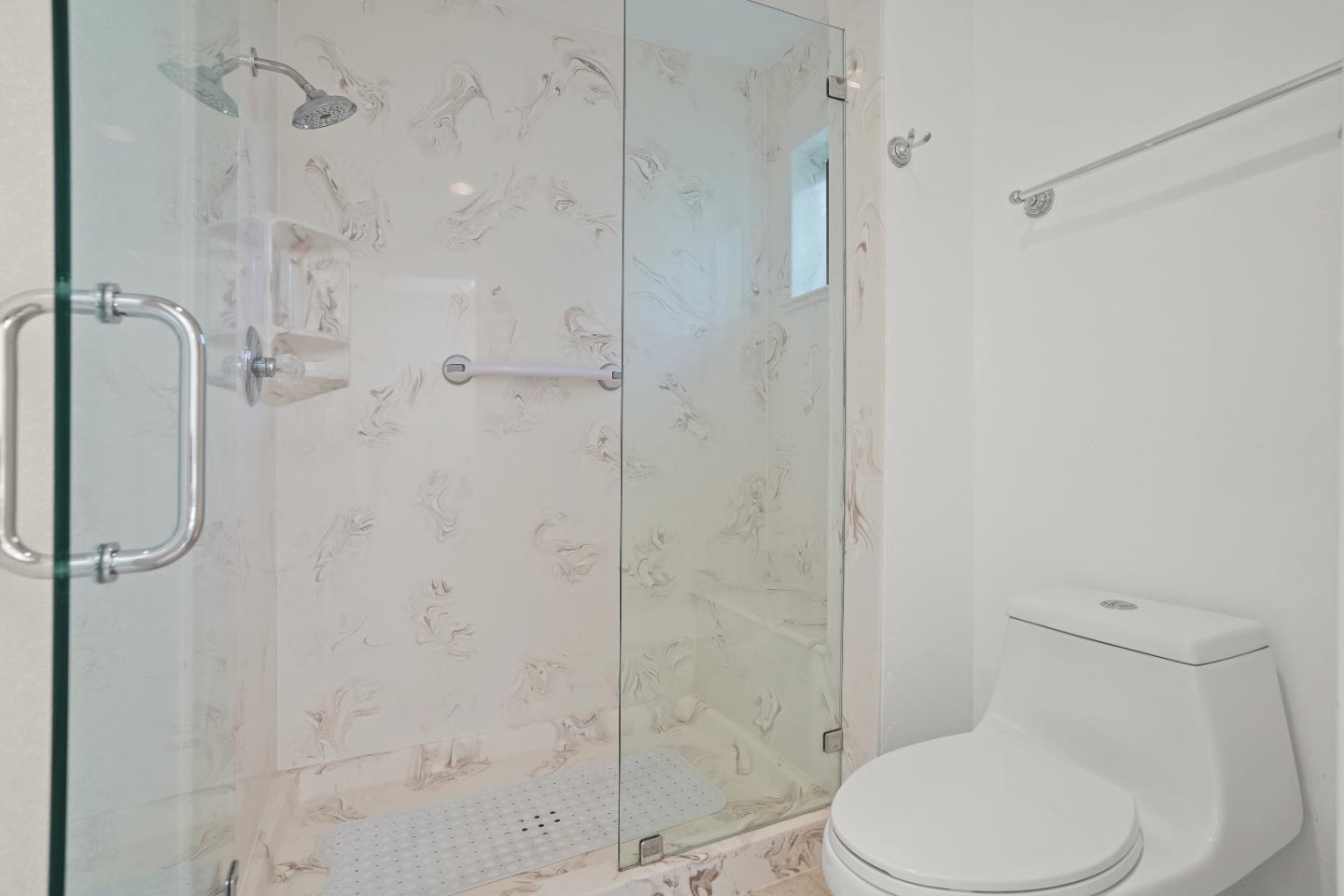 Detail Gallery Image 27 of 34 For 1500 Willow Ave #301,  Burlingame,  CA 94010 - 2 Beds | 2 Baths