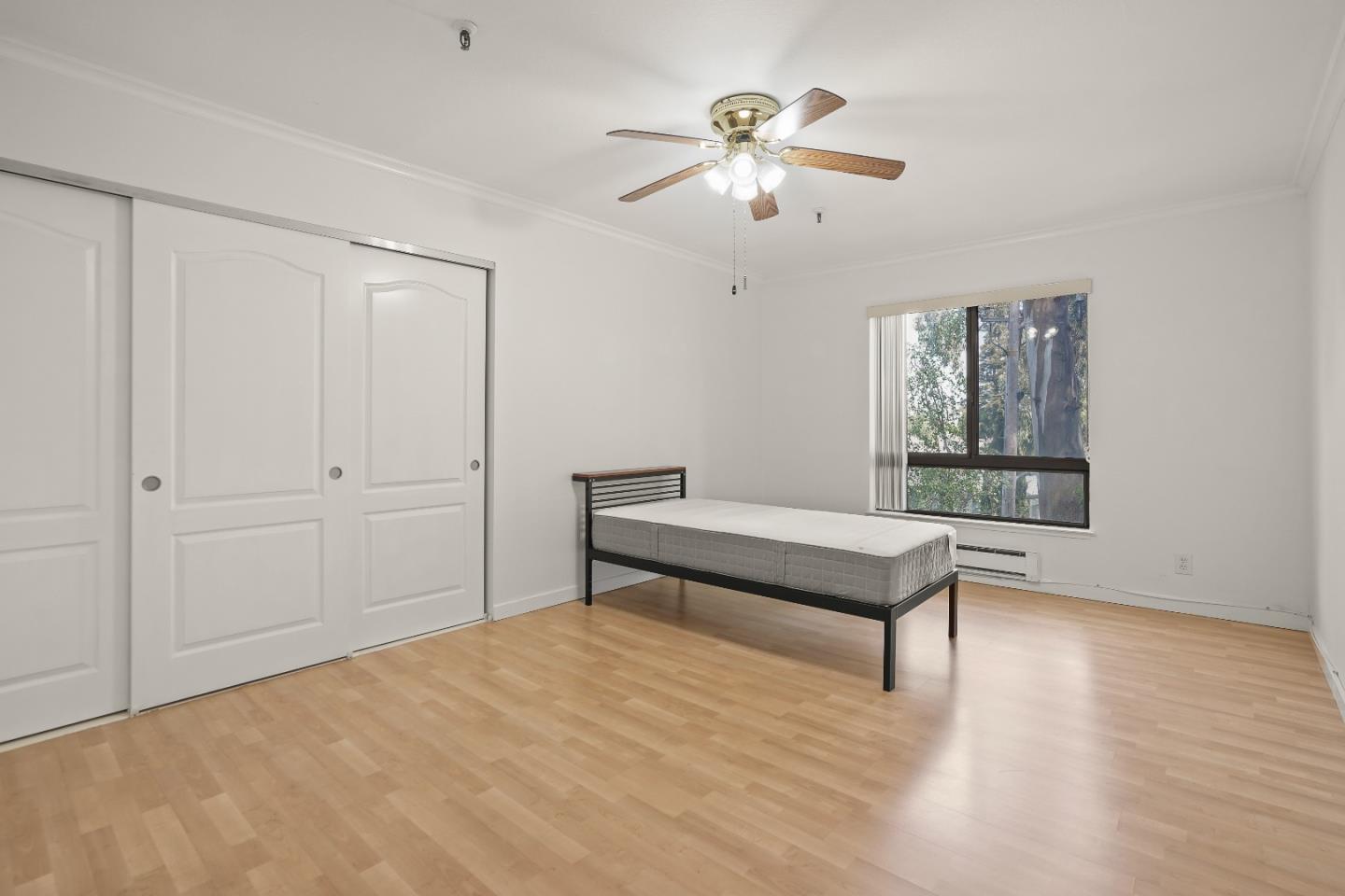 Detail Gallery Image 28 of 34 For 1500 Willow Ave #301,  Burlingame,  CA 94010 - 2 Beds | 2 Baths