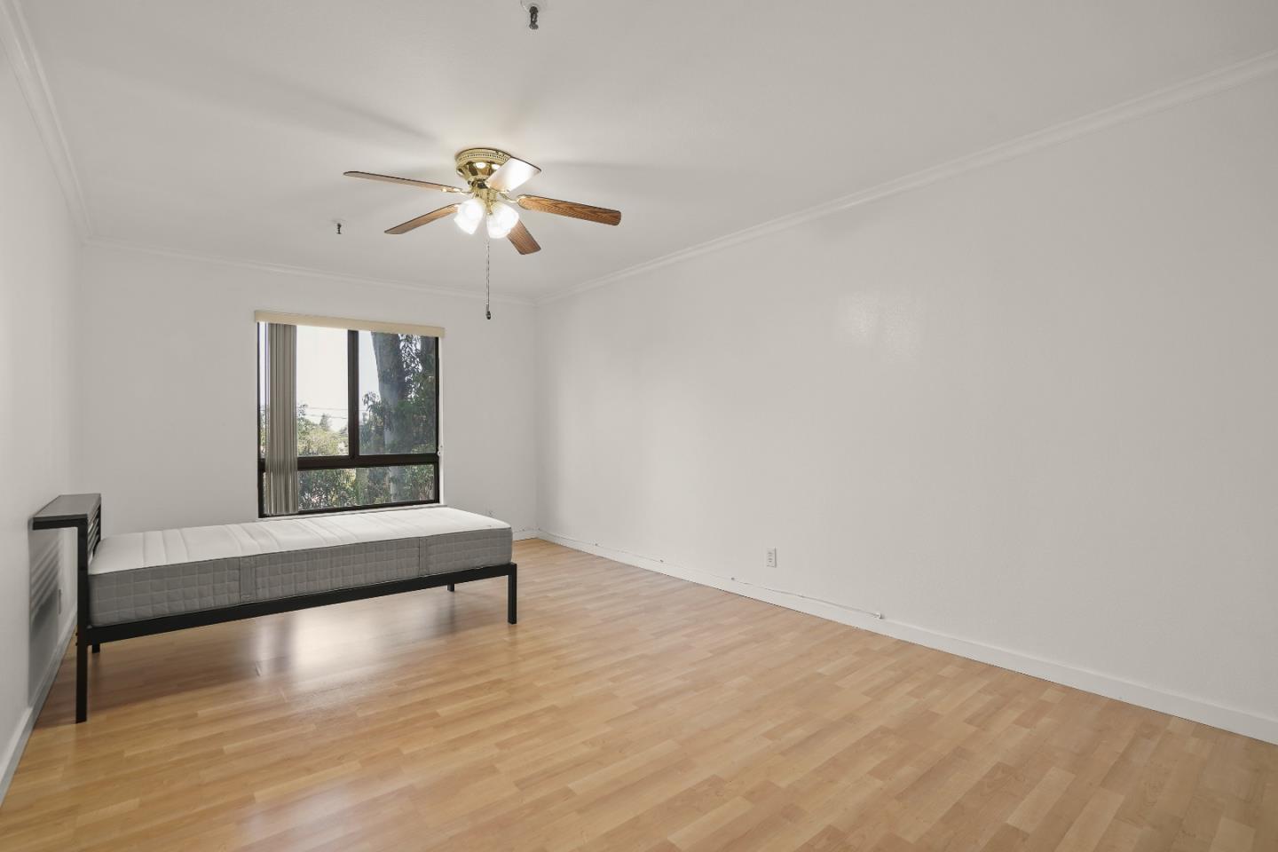 Detail Gallery Image 29 of 34 For 1500 Willow Ave #301,  Burlingame,  CA 94010 - 2 Beds | 2 Baths