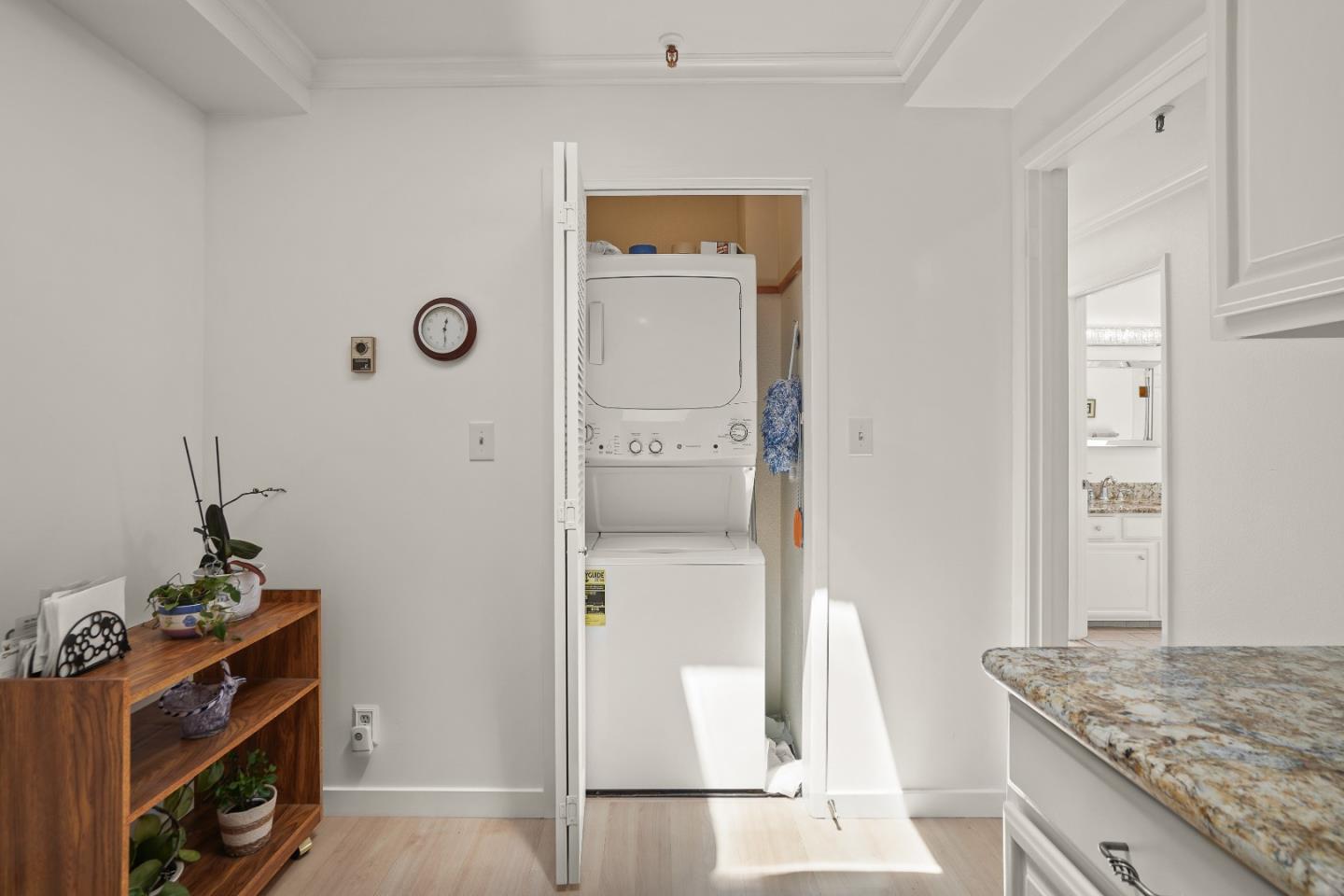 Detail Gallery Image 32 of 34 For 1500 Willow Ave #301,  Burlingame,  CA 94010 - 2 Beds | 2 Baths