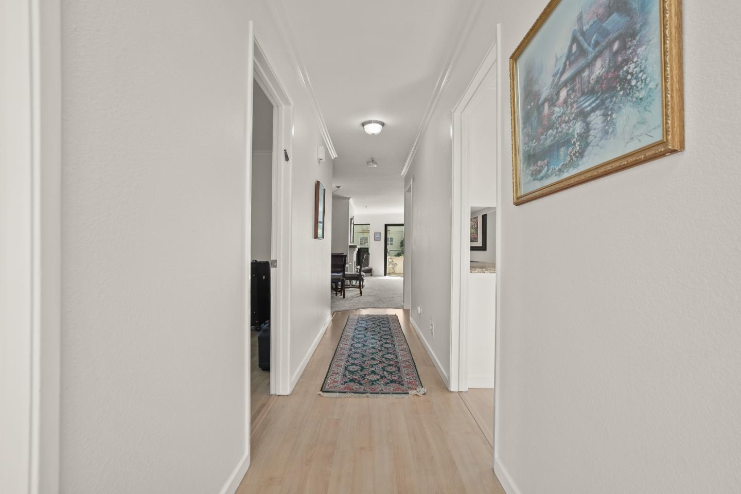 Detail Gallery Image 5 of 34 For 1500 Willow Ave #301,  Burlingame,  CA 94010 - 2 Beds | 2 Baths