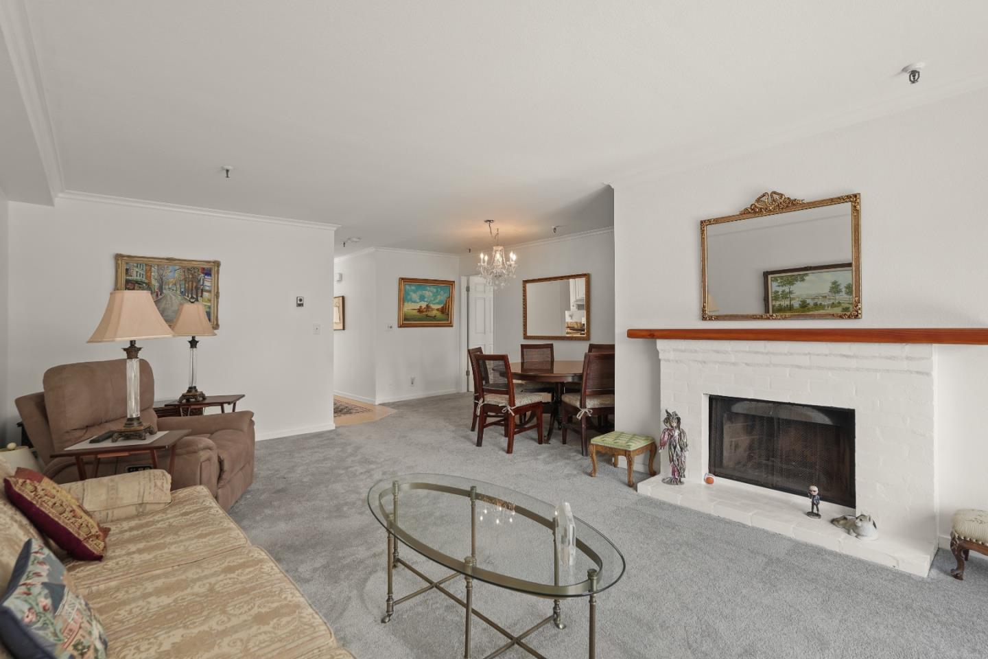 Detail Gallery Image 7 of 34 For 1500 Willow Ave #301,  Burlingame,  CA 94010 - 2 Beds | 2 Baths