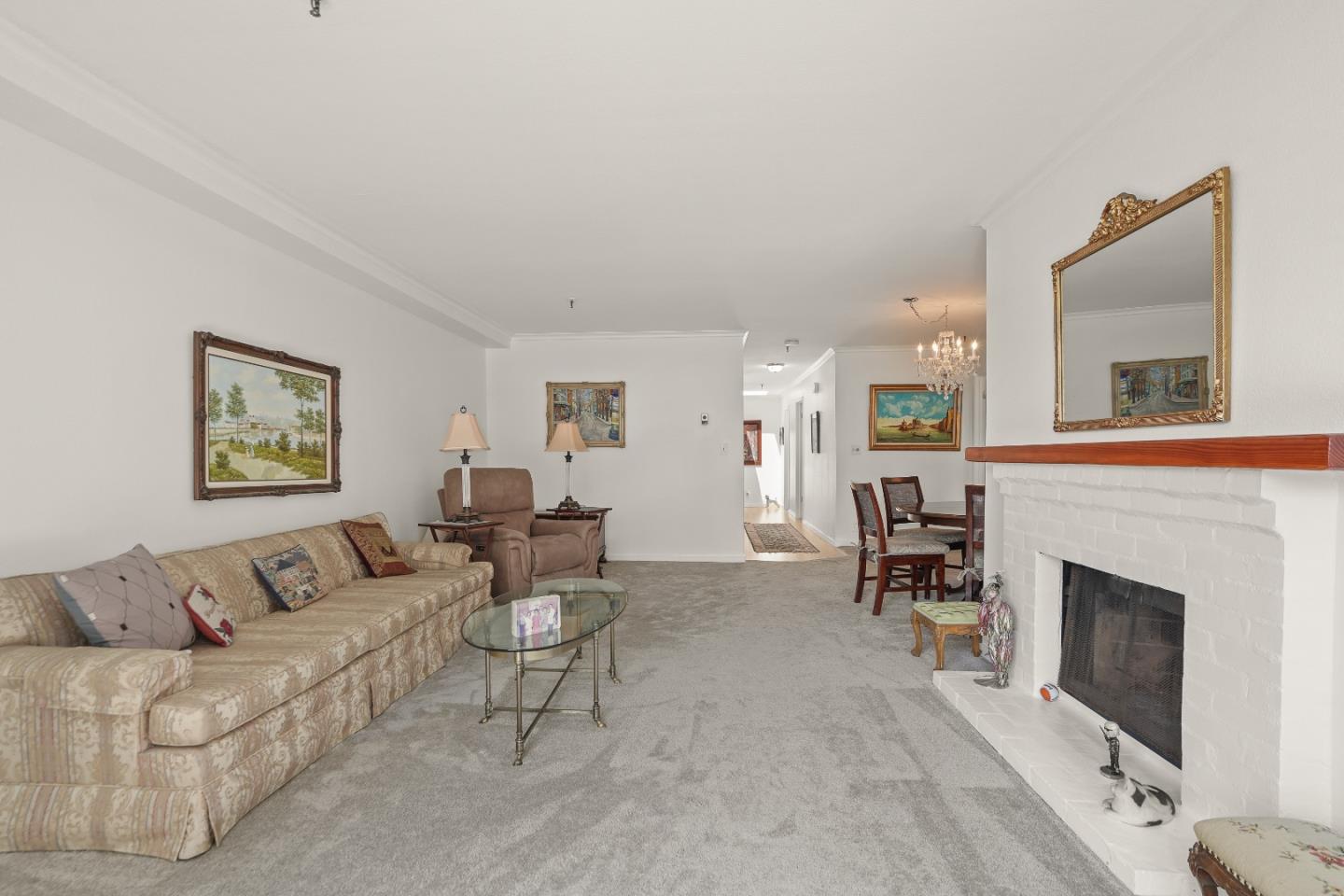 Detail Gallery Image 8 of 34 For 1500 Willow Ave #301,  Burlingame,  CA 94010 - 2 Beds | 2 Baths