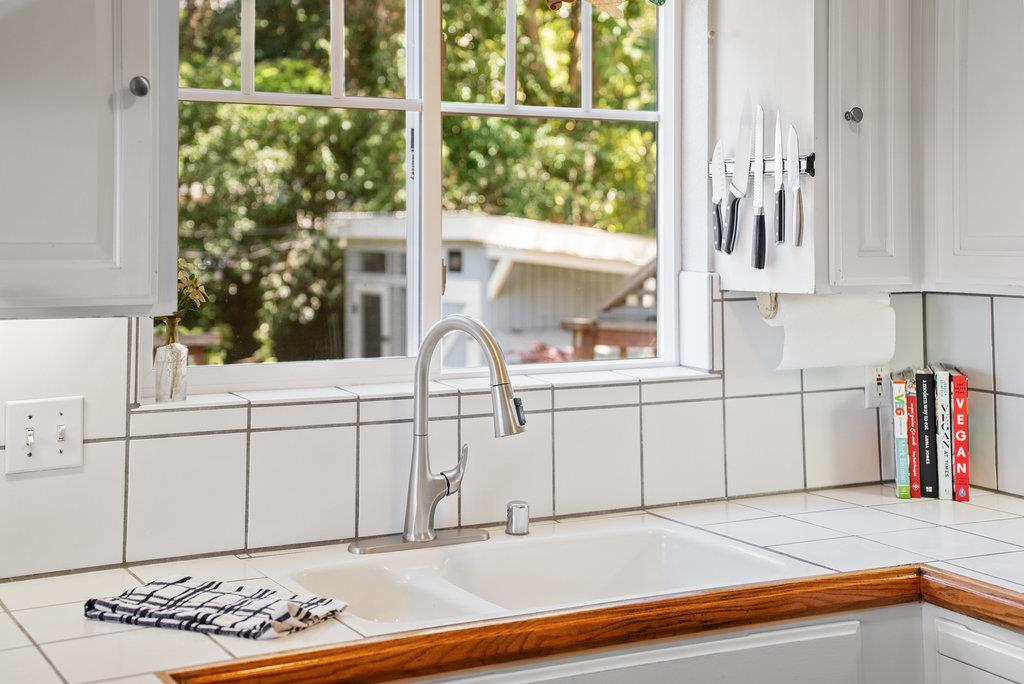 Detail Gallery Image 14 of 42 For 152 Myrtle St, Santa Cruz,  CA 95060 - 3 Beds | 2/1 Baths