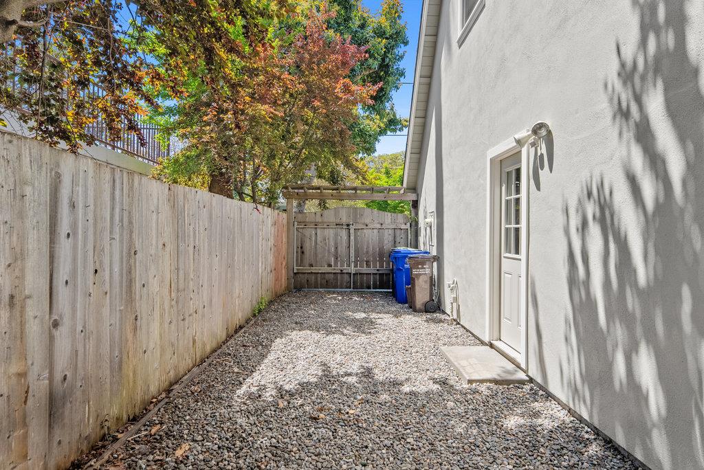 Detail Gallery Image 34 of 42 For 152 Myrtle St, Santa Cruz,  CA 95060 - 3 Beds | 2/1 Baths