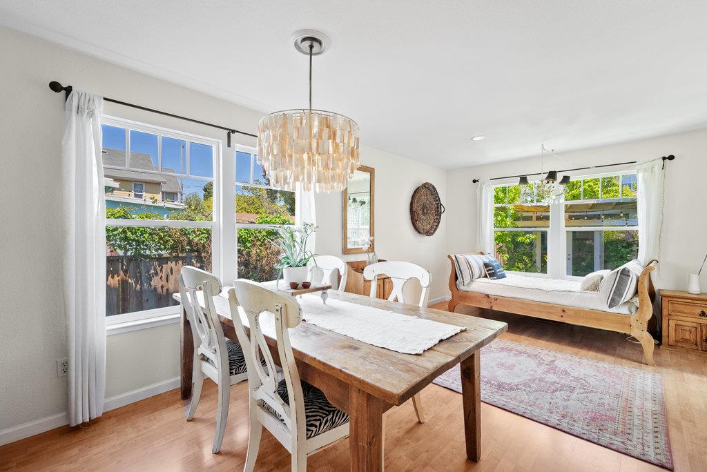 Detail Gallery Image 8 of 42 For 152 Myrtle St, Santa Cruz,  CA 95060 - 3 Beds | 2/1 Baths