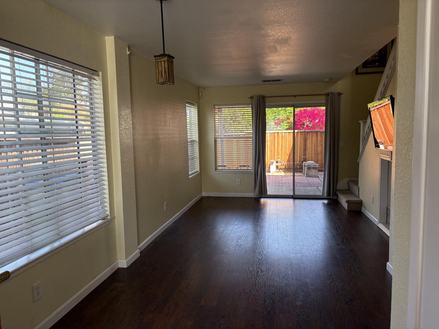 Detail Gallery Image 4 of 23 For 1605 Hermocilla Way, San Jose,  CA 95116 - 3 Beds | 2/1 Baths