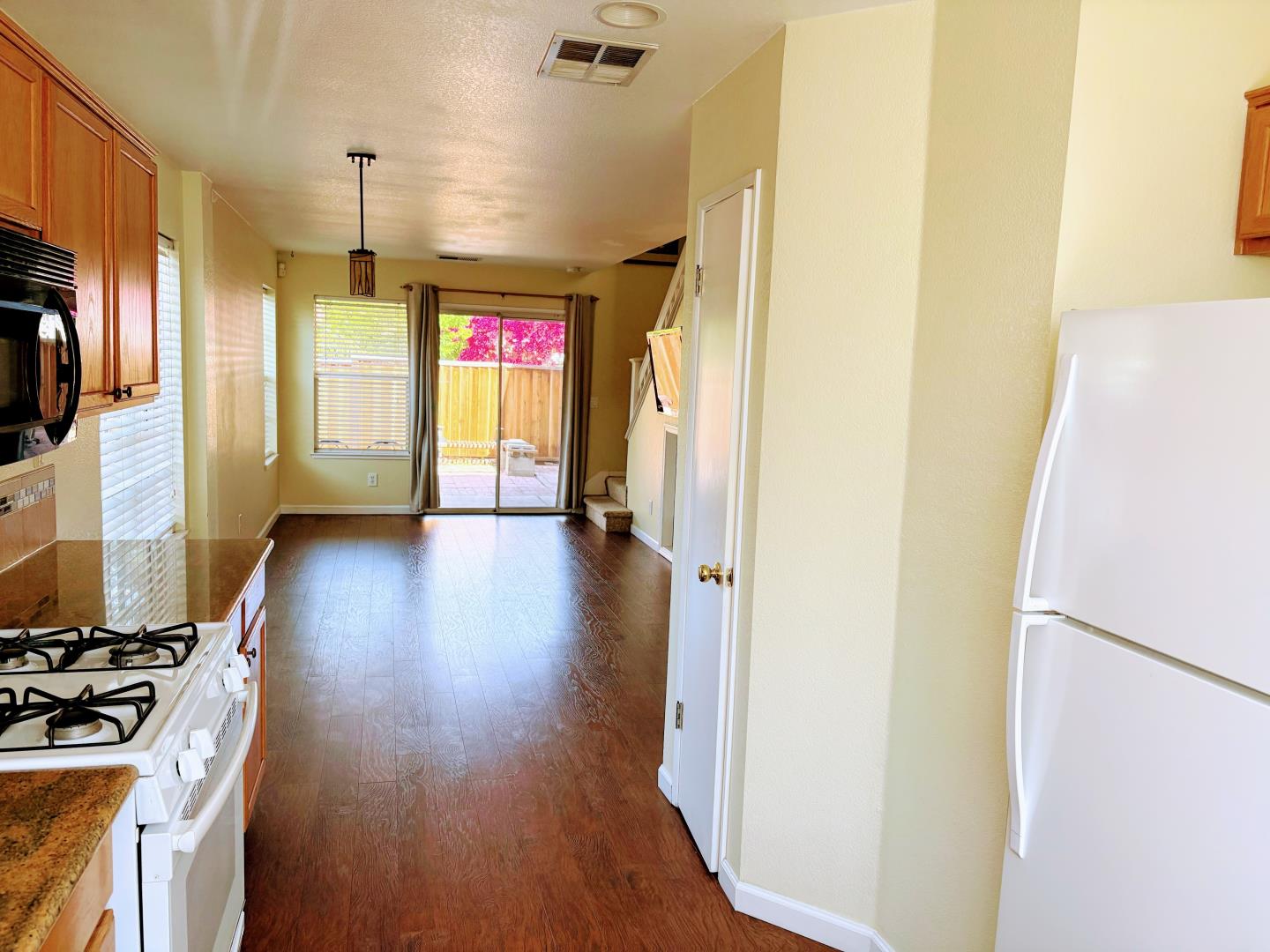 Detail Gallery Image 6 of 23 For 1605 Hermocilla Way, San Jose,  CA 95116 - 3 Beds | 2/1 Baths