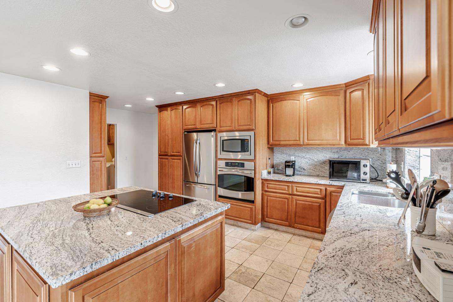 Detail Gallery Image 12 of 27 For 340 Merrill Rd, San Juan Bautista,  CA 95045 - 3 Beds | 2/1 Baths