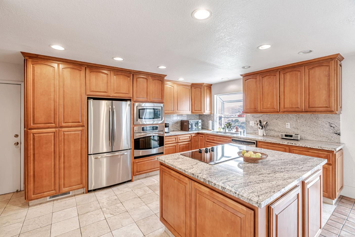 Detail Gallery Image 13 of 27 For 340 Merrill Rd, San Juan Bautista,  CA 95045 - 3 Beds | 2/1 Baths