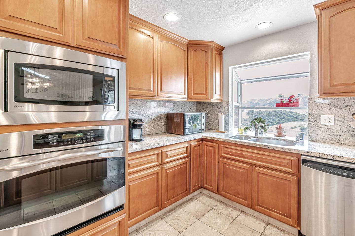 Detail Gallery Image 16 of 27 For 340 Merrill Rd, San Juan Bautista,  CA 95045 - 3 Beds | 2/1 Baths