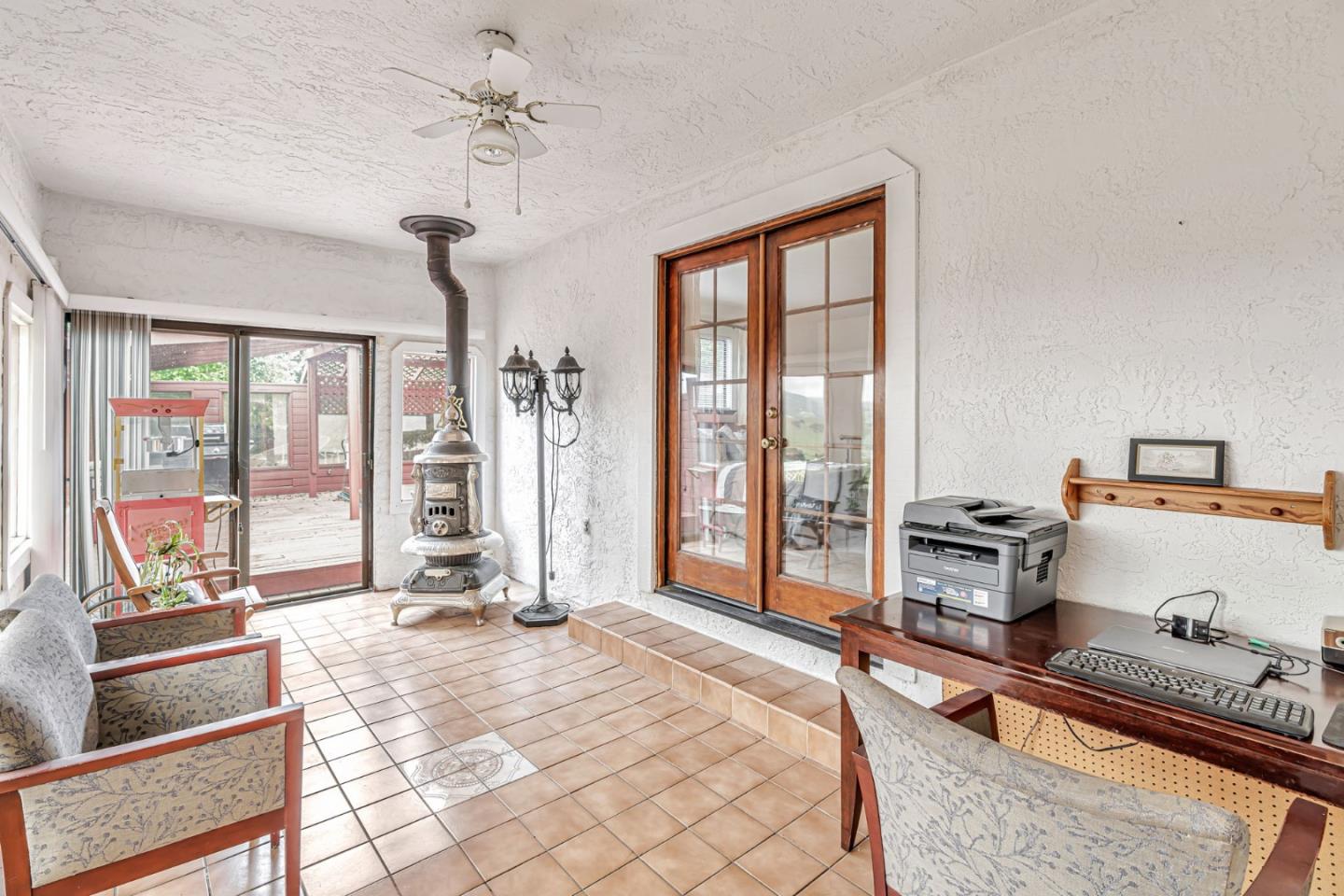 Detail Gallery Image 18 of 27 For 340 Merrill Rd, San Juan Bautista,  CA 95045 - 3 Beds | 2/1 Baths