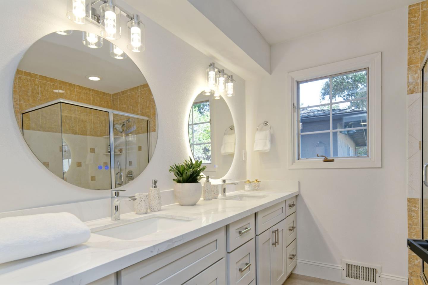 Detail Gallery Image 18 of 24 For 14429 Chester Ave, Saratoga,  CA 95070 - 5 Beds | 3/2 Baths