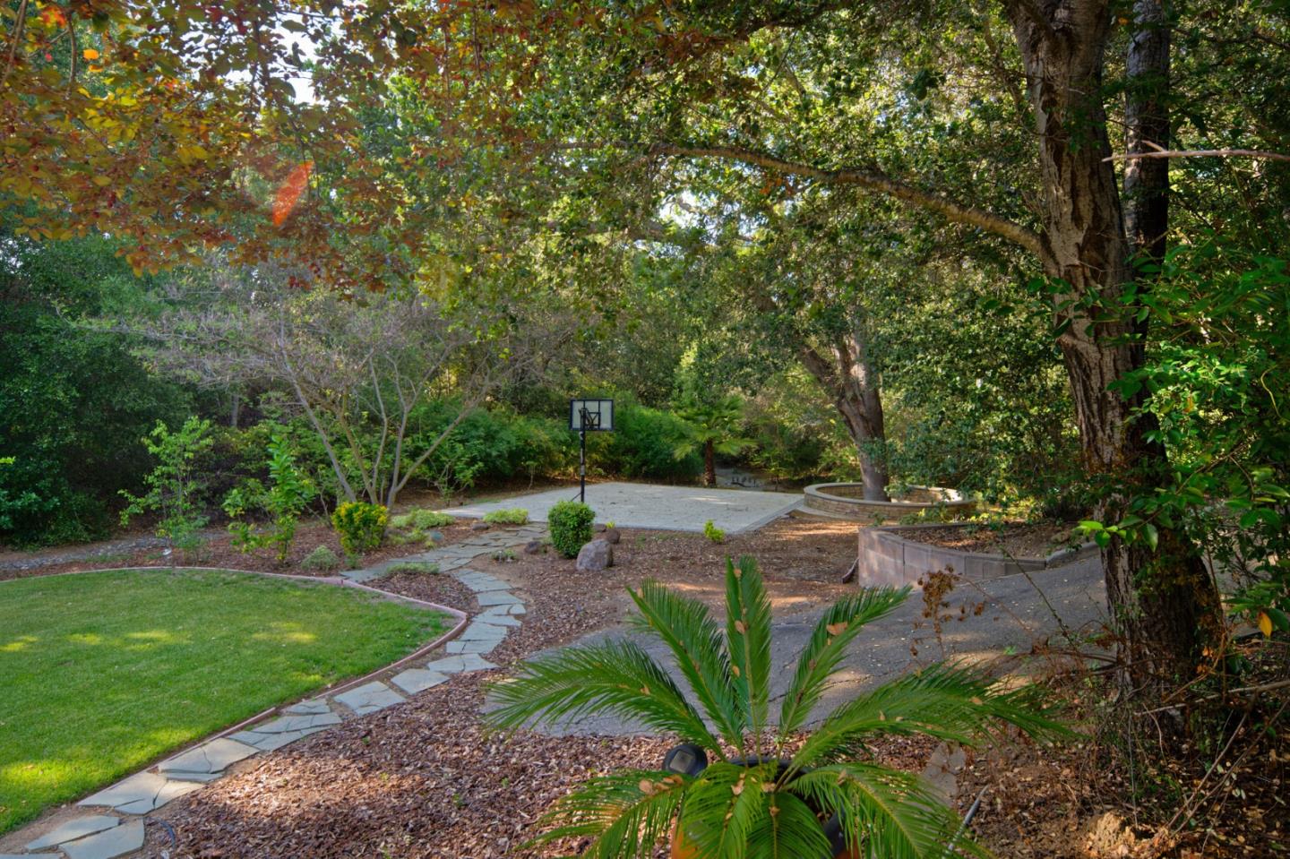 Detail Gallery Image 20 of 24 For 14429 Chester Ave, Saratoga,  CA 95070 - 5 Beds | 3/2 Baths