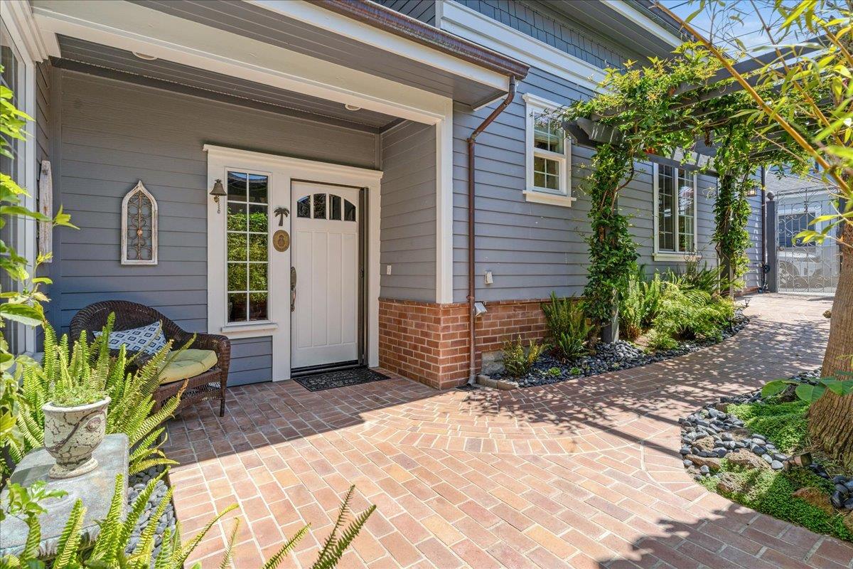 Detail Gallery Image 4 of 48 For 410 Monterey, Capitola,  CA 95010 - 3 Beds | 2 Baths