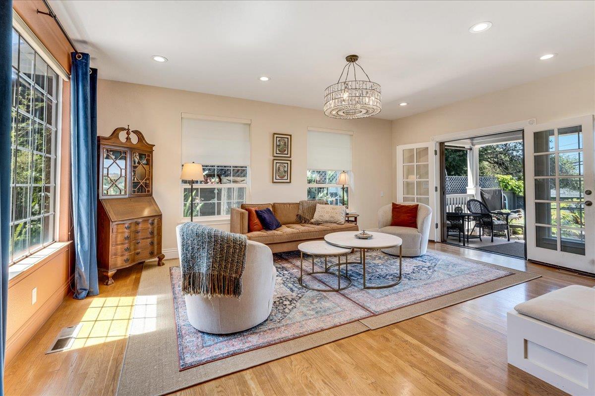 Detail Gallery Image 8 of 48 For 410 Monterey, Capitola,  CA 95010 - 3 Beds | 2 Baths