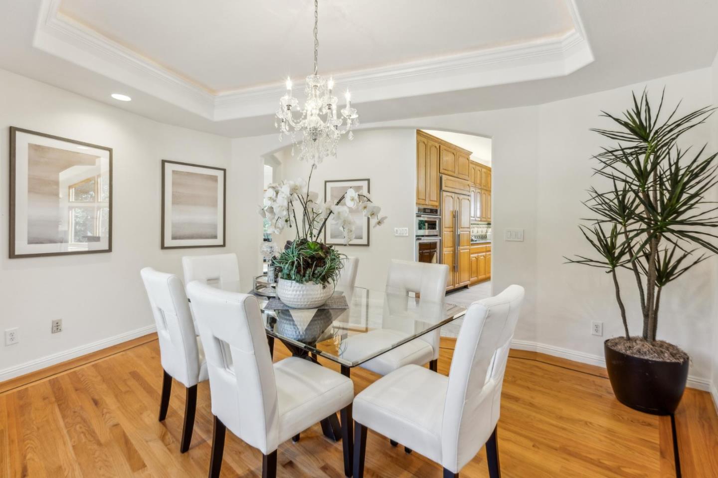 Detail Gallery Image 11 of 84 For 18500 Hillview Dr, Monte Sereno,  CA 95030 - 4 Beds | 4 Baths