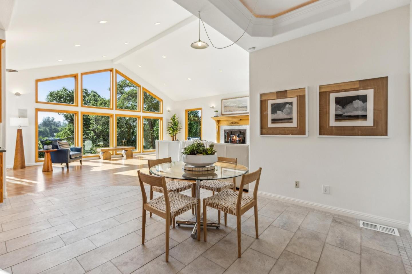 Detail Gallery Image 16 of 84 For 18500 Hillview Dr, Monte Sereno,  CA 95030 - 4 Beds | 4 Baths