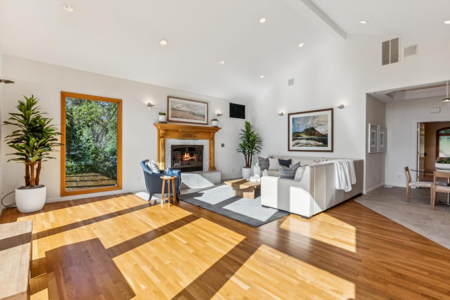 Detail Gallery Image 20 of 84 For 18500 Hillview Dr, Monte Sereno,  CA 95030 - 4 Beds | 4 Baths