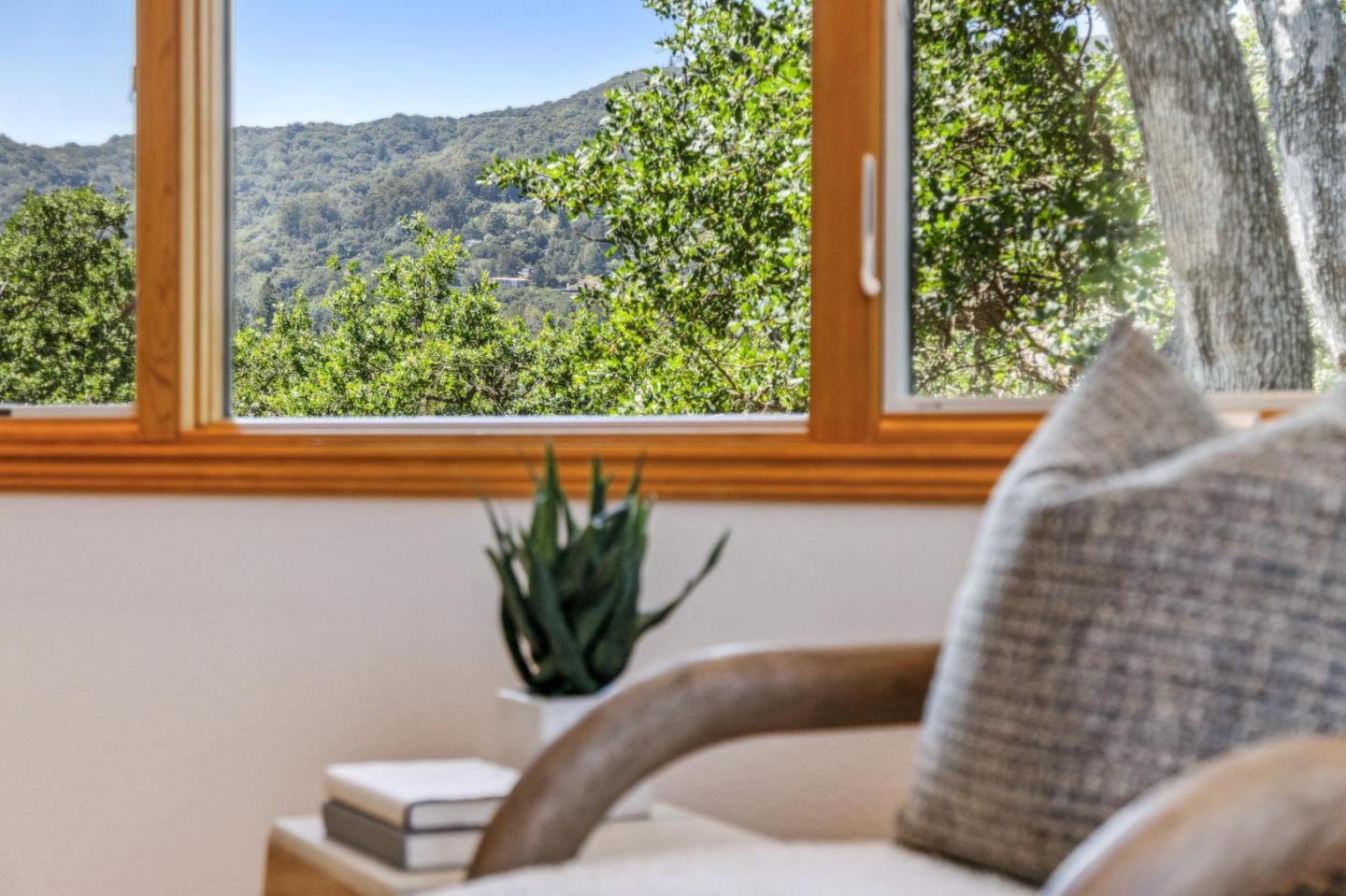 Detail Gallery Image 25 of 84 For 18500 Hillview Dr, Monte Sereno,  CA 95030 - 4 Beds | 4 Baths