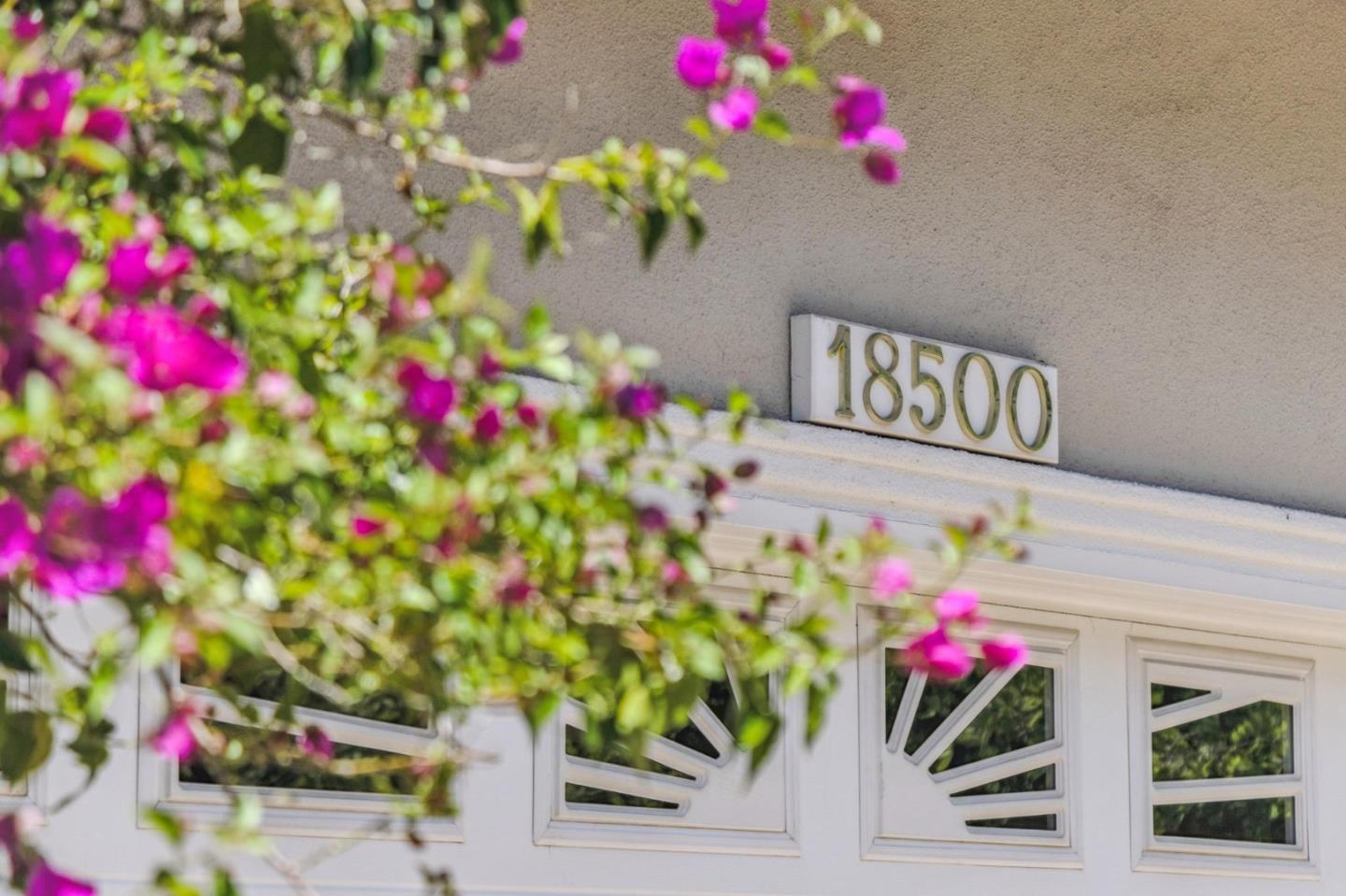 Detail Gallery Image 3 of 84 For 18500 Hillview Dr, Monte Sereno,  CA 95030 - 4 Beds | 4 Baths
