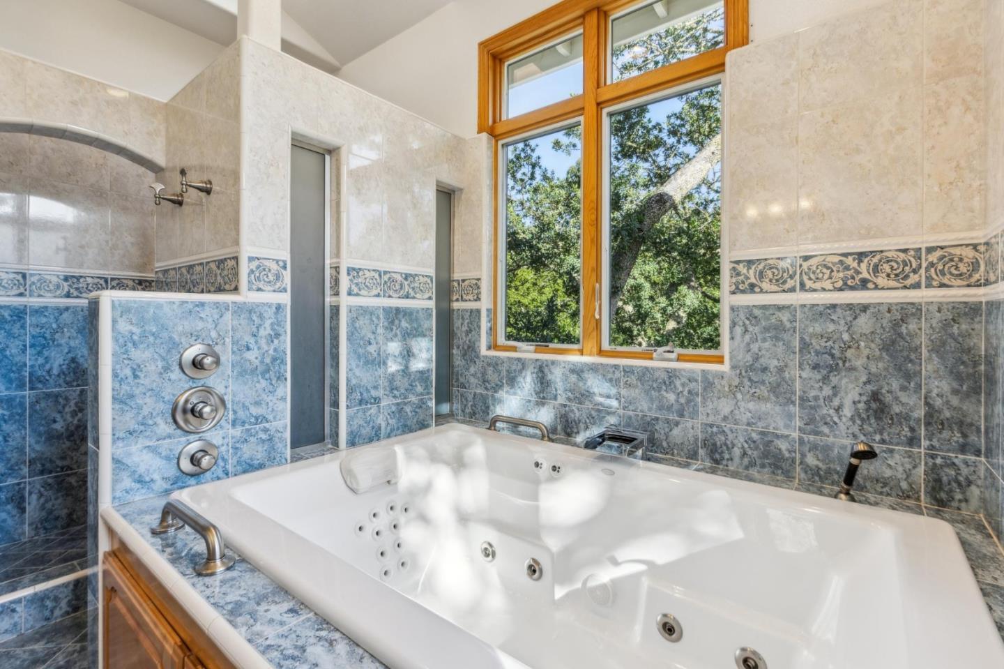 Detail Gallery Image 31 of 84 For 18500 Hillview Dr, Monte Sereno,  CA 95030 - 4 Beds | 4 Baths