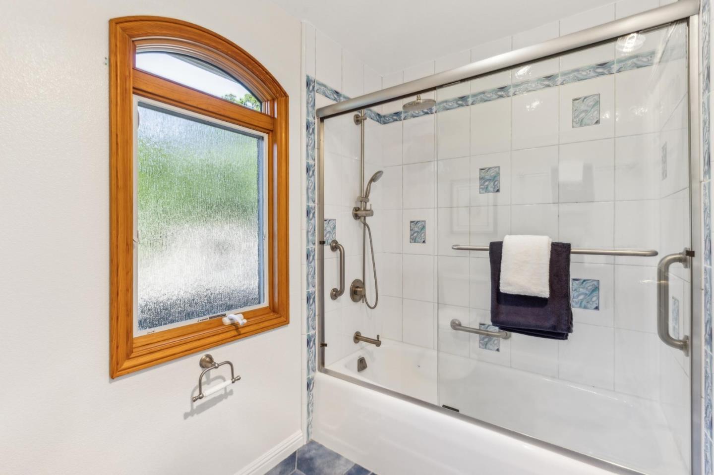 Detail Gallery Image 36 of 84 For 18500 Hillview Dr, Monte Sereno,  CA 95030 - 4 Beds | 4 Baths