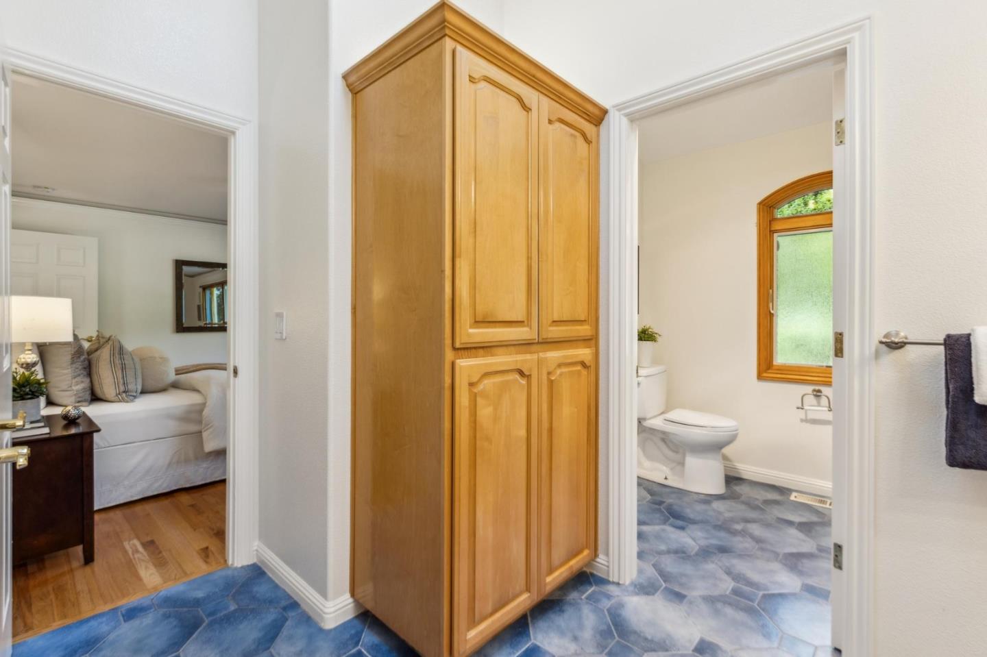 Detail Gallery Image 37 of 84 For 18500 Hillview Dr, Monte Sereno,  CA 95030 - 4 Beds | 4 Baths