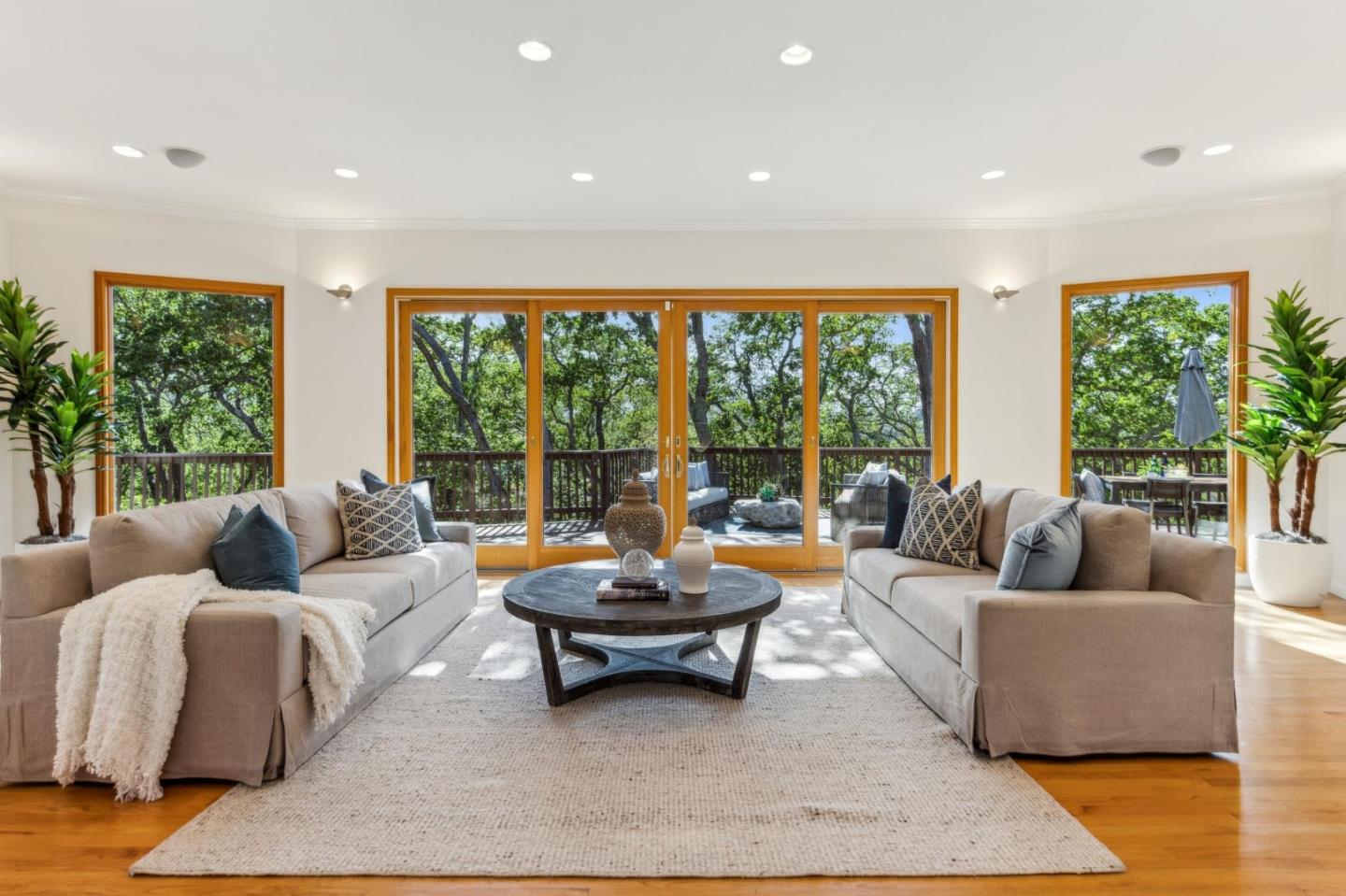Detail Gallery Image 5 of 84 For 18500 Hillview Dr, Monte Sereno,  CA 95030 - 4 Beds | 4 Baths