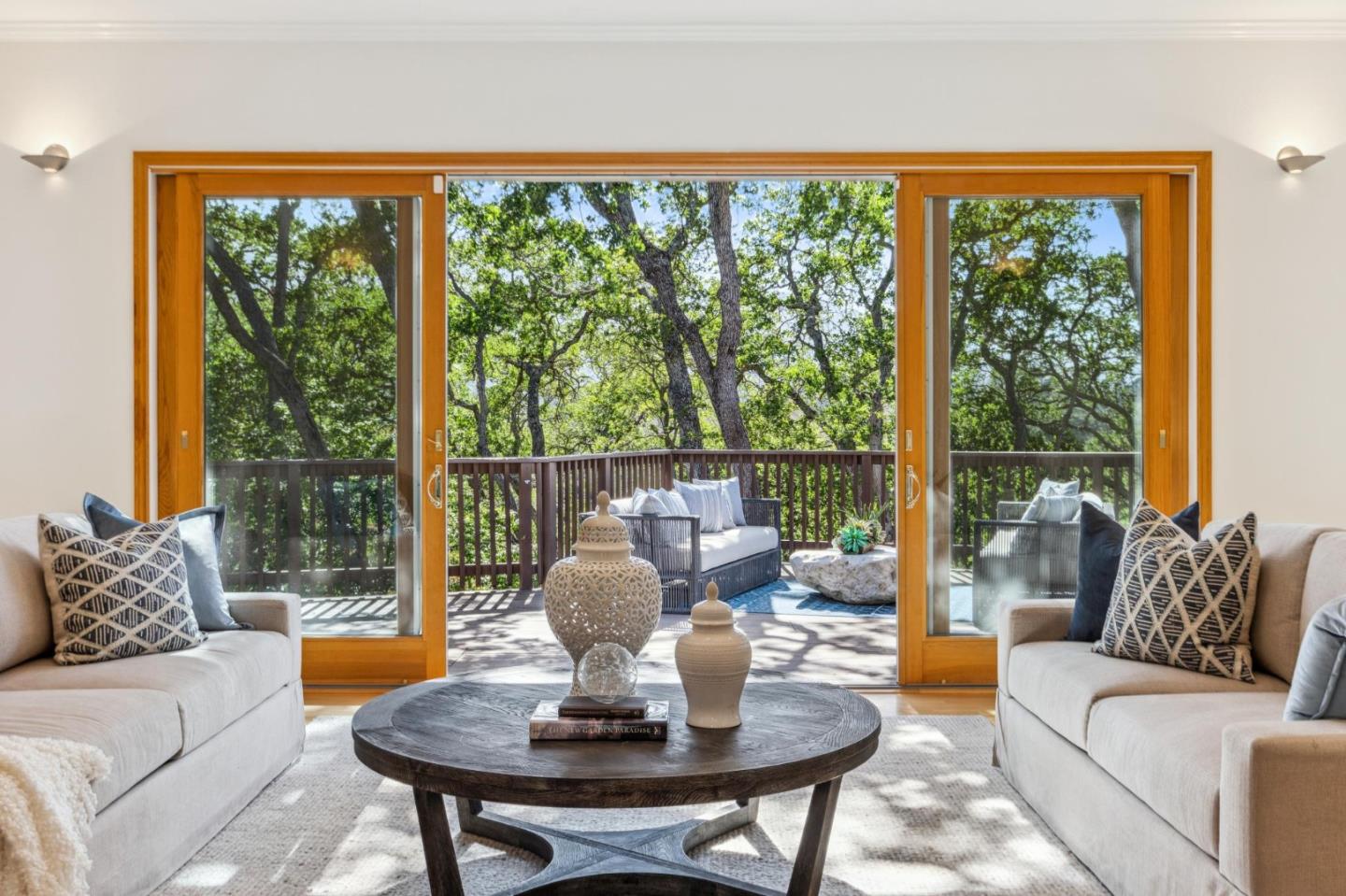 Detail Gallery Image 6 of 84 For 18500 Hillview Dr, Monte Sereno,  CA 95030 - 4 Beds | 4 Baths