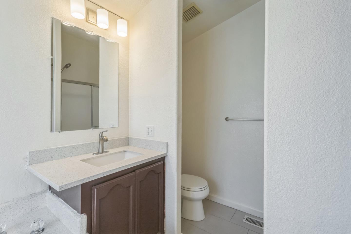 Detail Gallery Image 10 of 20 For 411 Lewis Rd #154,  San Jose,  CA 95111 - 3 Beds | 2 Baths