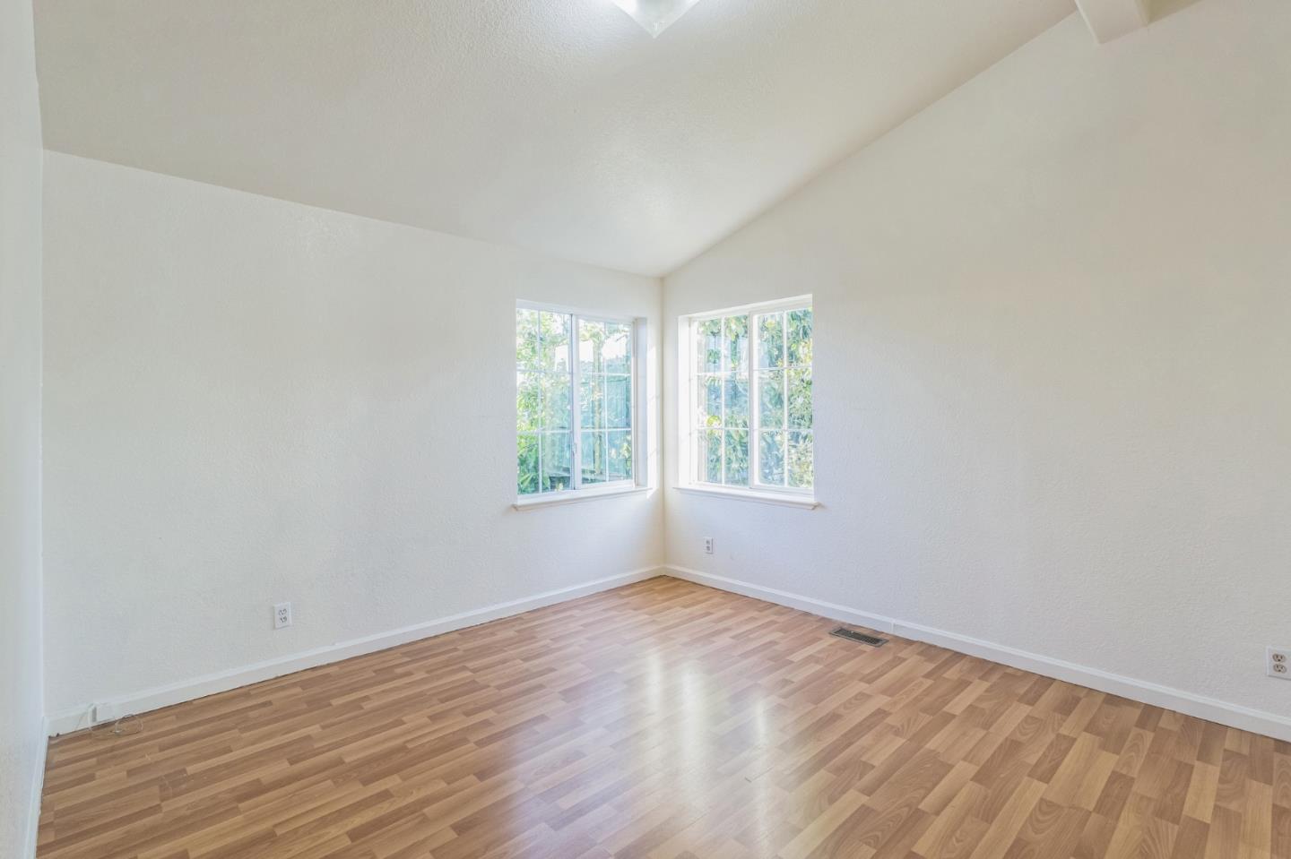 Detail Gallery Image 12 of 20 For 411 Lewis Rd #154,  San Jose,  CA 95111 - 3 Beds | 2 Baths