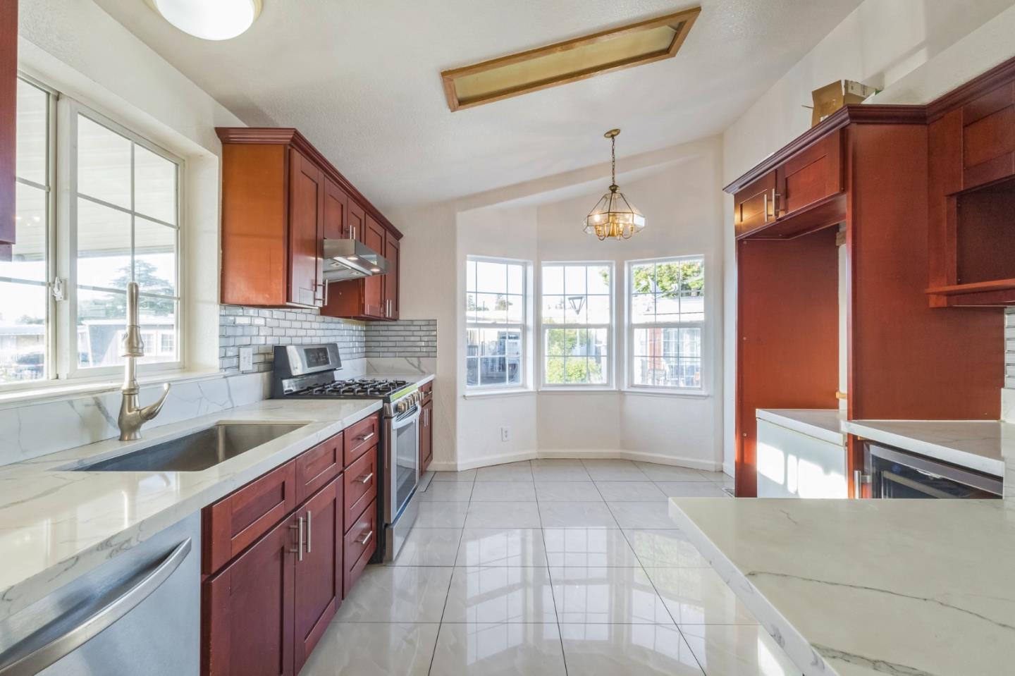 Detail Gallery Image 3 of 20 For 411 Lewis Rd #154,  San Jose,  CA 95111 - 3 Beds | 2 Baths